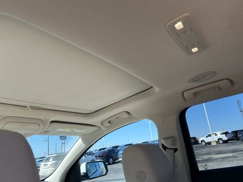 Used 2022 GMC Acadia Denali w/ Denali Technology Package image 16