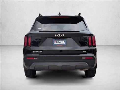 Used 2023 Kia Sorento S AWD/4WD image 7