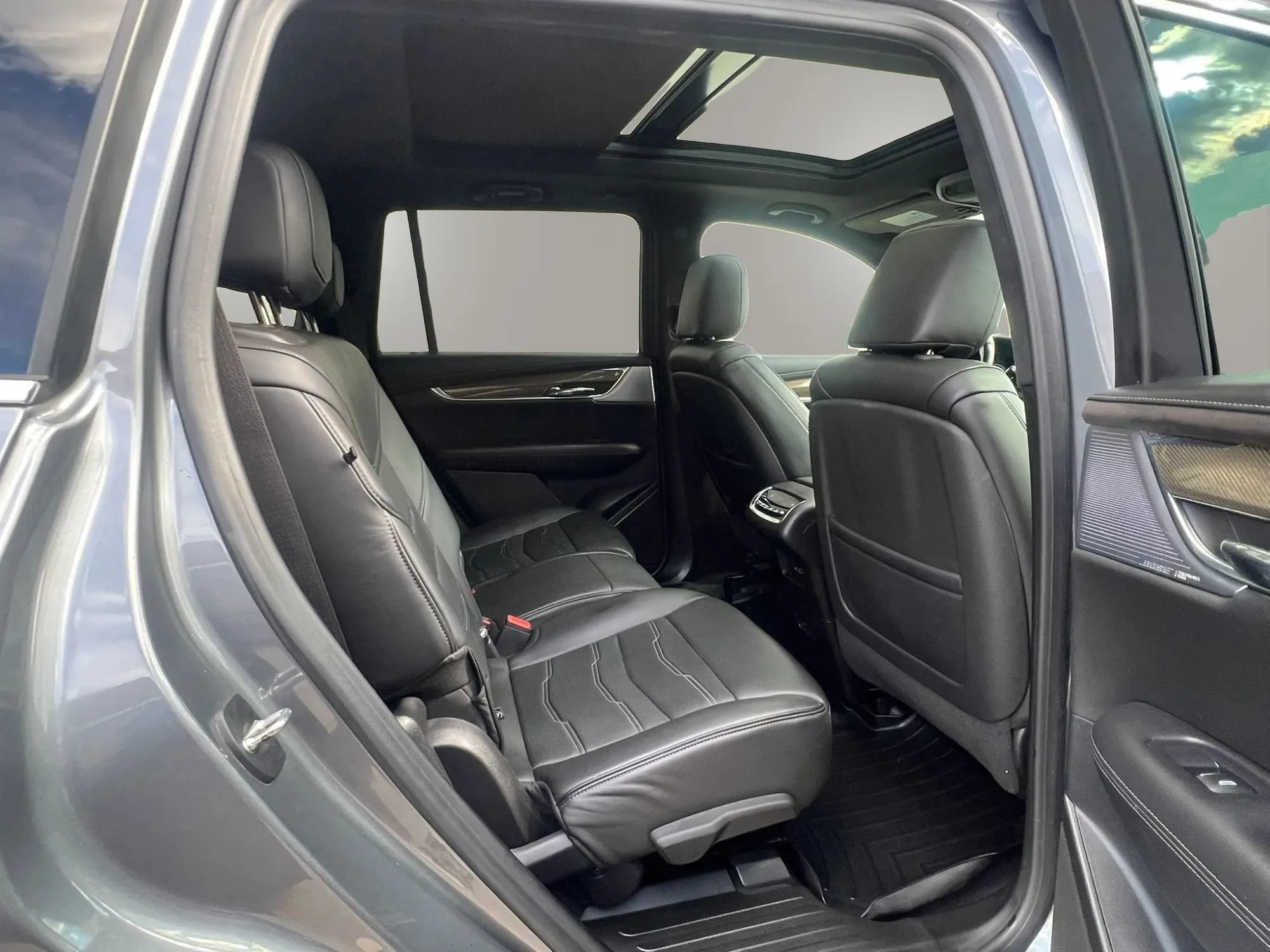Used 2020 Cadillac XT6 Premium Luxury w/ Platinum Package AWD/4WD image 32