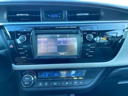 Used 2014 Toyota Corolla LE FWD image 26