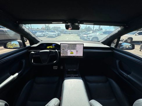 Used 2022 Tesla Model X Plaid image 11