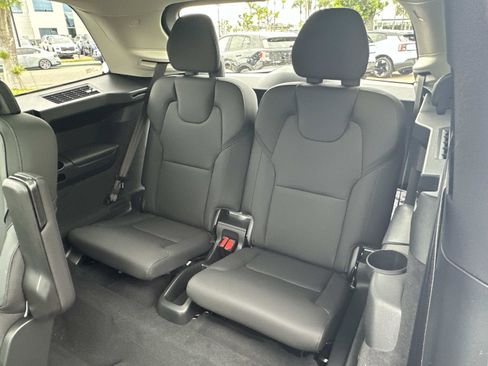 New 2026 Volvo XC90 B6 Plus image 18