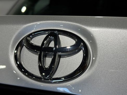 Used 2023 Toyota Corolla LE FWD image 31