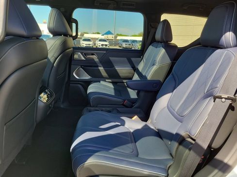 Certified 2026 INFINITI QX80 4WD w/ Sport Exterior Package image 25