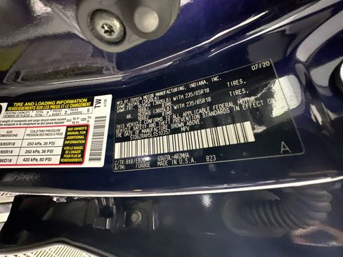 Used 2020 Toyota Highlander XLE FWD image 12
