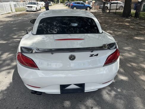 Used 2009 BMW Z4 sDrive30i image 3