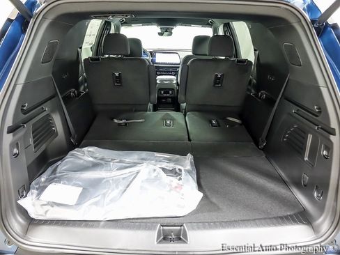 New 2026 Chevrolet Traverse LT w/ Driver Confidence Package image 20