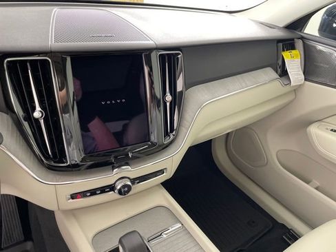 Used 2025 Volvo XC60 T8 Plus w/ Protection Package Premier AWD/4WD image 28