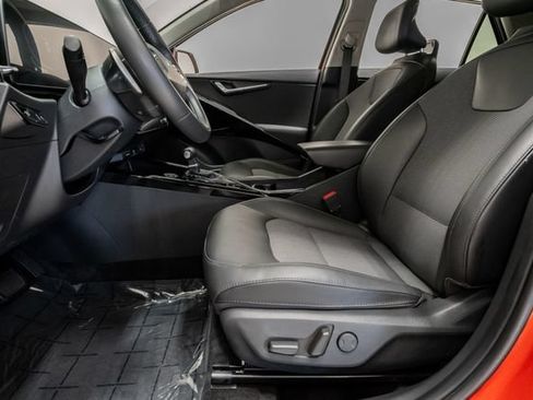 Used 2023 Kia Niro EX FWD image 11