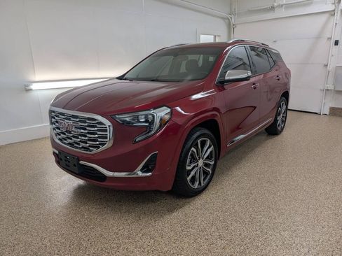 Used 2019 GMC Terrain Denali w/ GMC Pro Grade Package AWD/4WD image 2