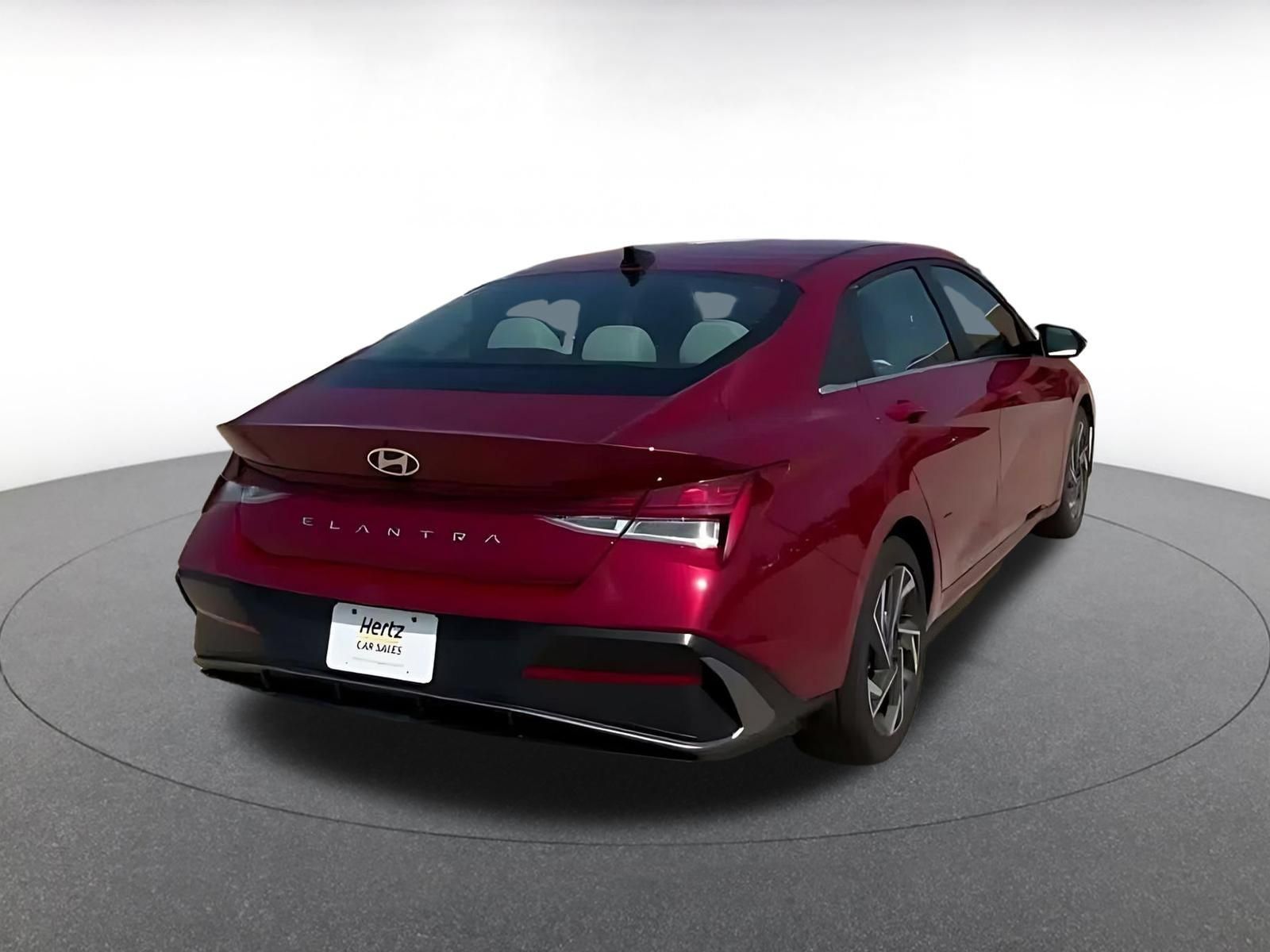 Used 2025 Hyundai Elantra Limited FWD image 14