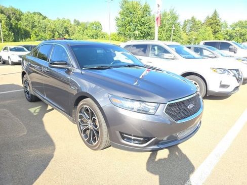 Used 2018 Ford Taurus SHO w/ Sho Performance Package AWD/4WD image 2