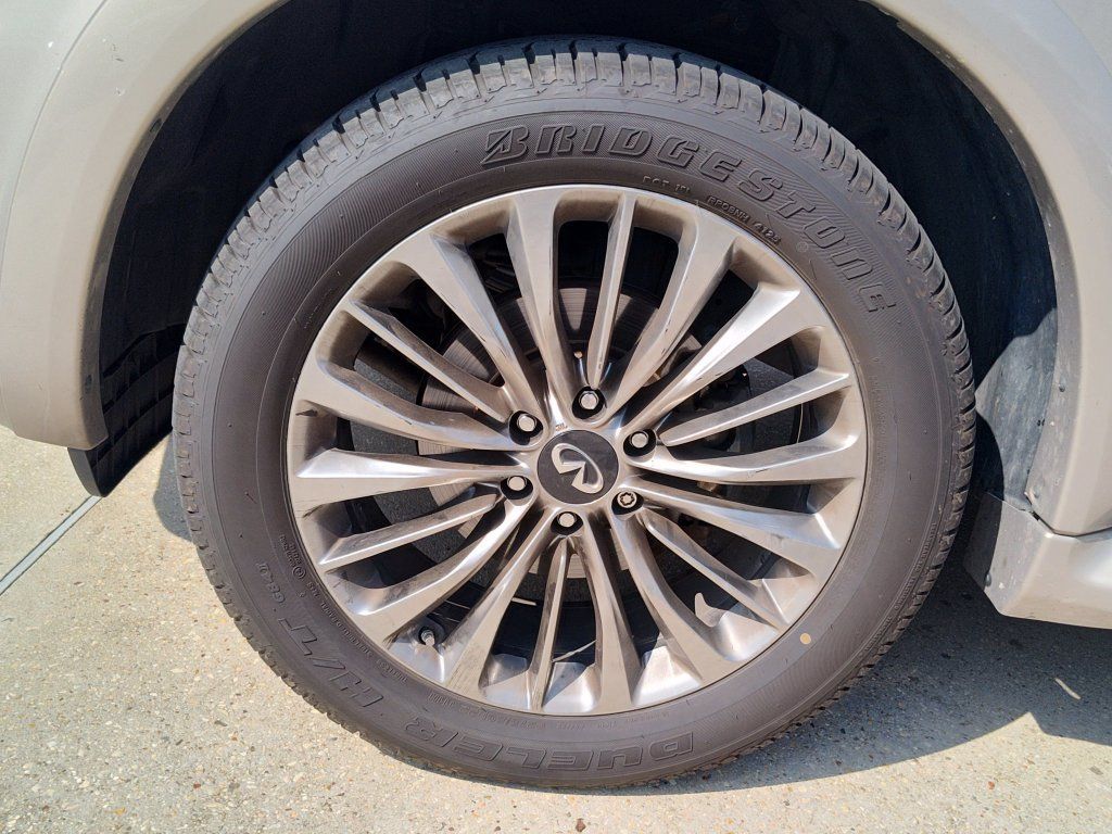 Used 2018 INFINITI QX80 2WD w/ Driver Assistance Package image 17
