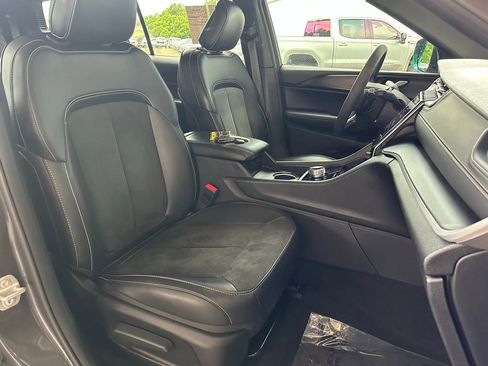 Used 2025 Jeep Grand Cherokee L Altitude RWD image 17