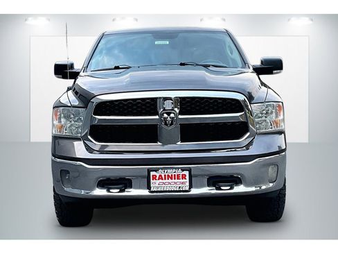 Used 2017 RAM 1500 Classic SLT w/ Luxury Group AWD/4WD image 3