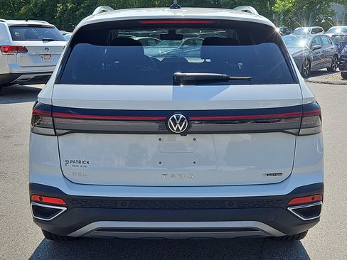 Used 2025 Volkswagen Taos SEL AWD/4WD image 28
