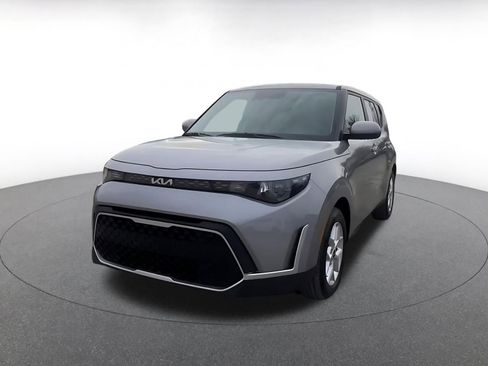 Used 2025 Kia Soul LX w/ LX Technology Package image 7