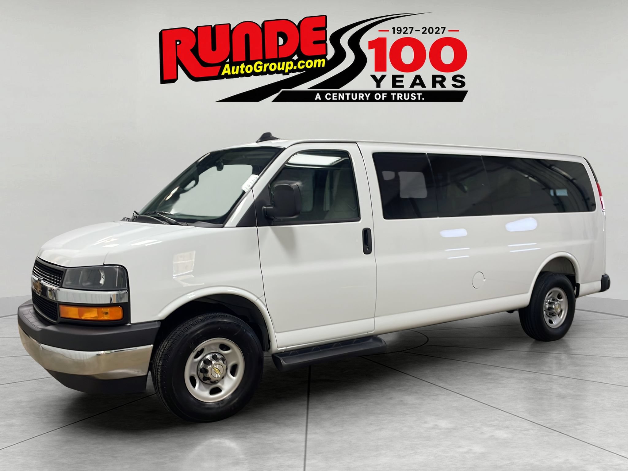 Used 2025 Chevrolet Express 3500 LT w/ LT Preferred Equipment Group RWD image 1