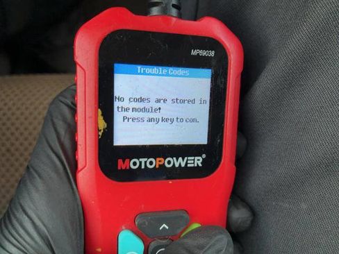 Used 2013 Nissan Frontier SV image 60