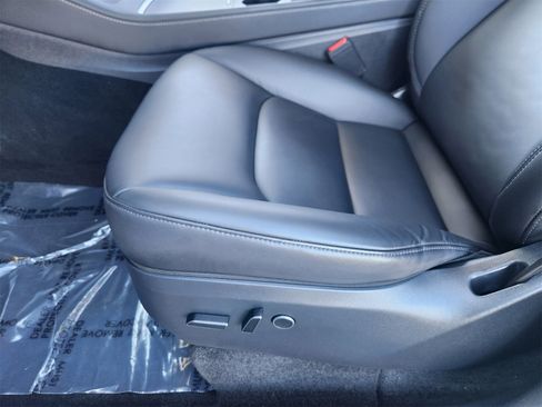 Used 2023 Tesla Model Y Long Range image 25