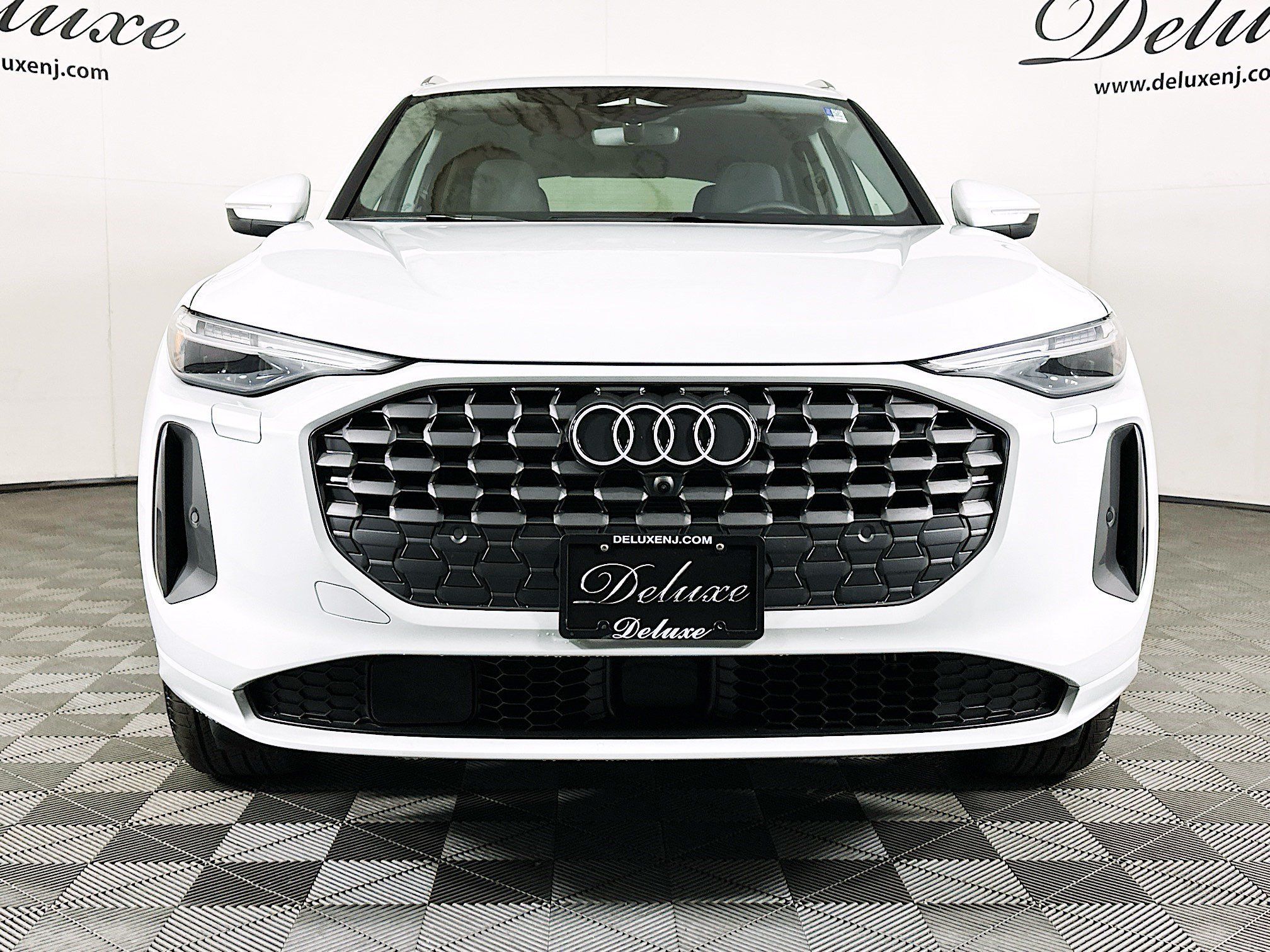 Used 2025 Audi Q5 Premium Plus AWD/4WD image 2