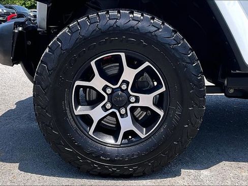 Used 2019 Jeep Wrangler Unlimited Rubicon AWD/4WD image 30