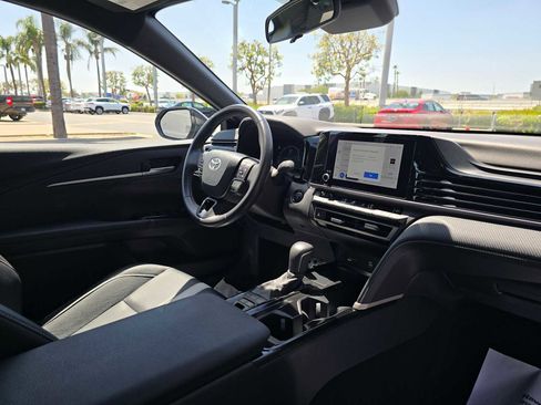 Certified 2025 Toyota Camry SE FWD image 10