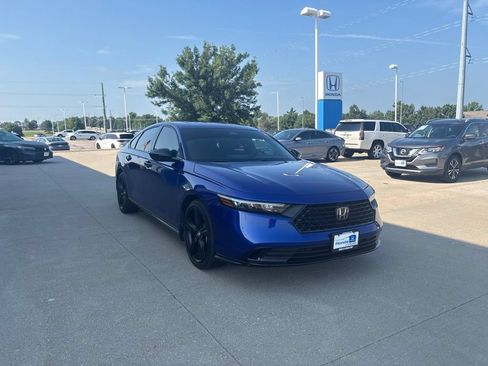 Used 2024 Honda Accord Sport image 3