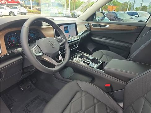 New 2026 Volkswagen Atlas SE image 17