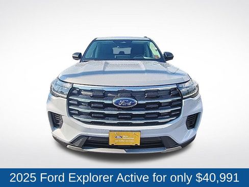 Certified 2025 Ford Explorer Active AWD/4WD image 2