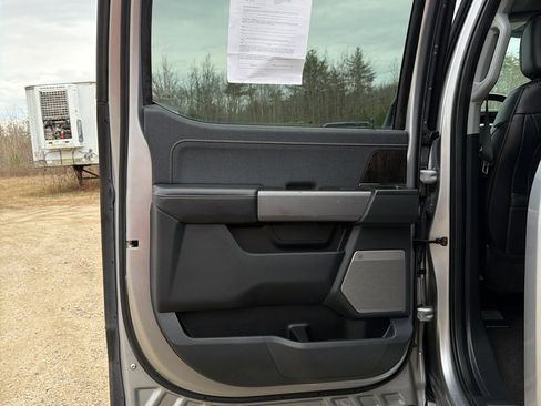 Used 2021 Ford F150 Lariat w/ Equipment Group 502A High image 11