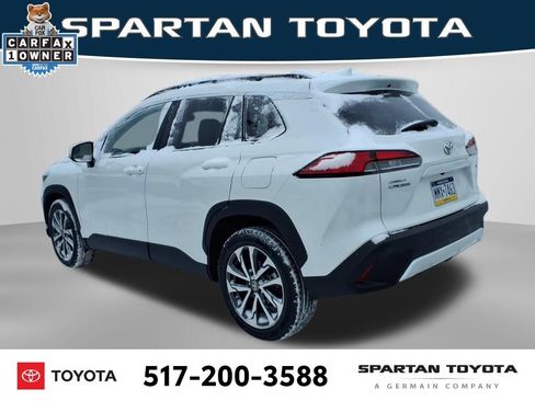 Used 2023 Toyota Corolla Cross XLE image 9