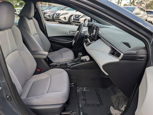 Used 2025 Toyota Corolla SE image 16