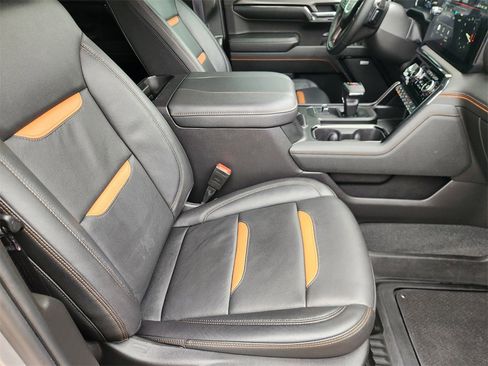 Used 2024 GMC Sierra 1500 AT4 w/ Technology Package image 12