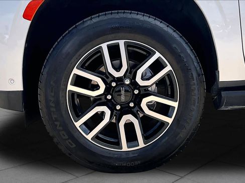 Used 2023 GMC Yukon Denali Ultimate AWD/4WD image 11