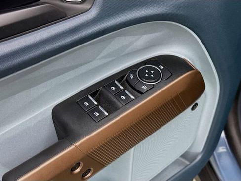 Used 2024 Ford Maverick Lariat image 18