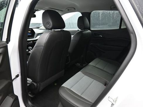 Used 2025 Chevrolet Trax LT image 13