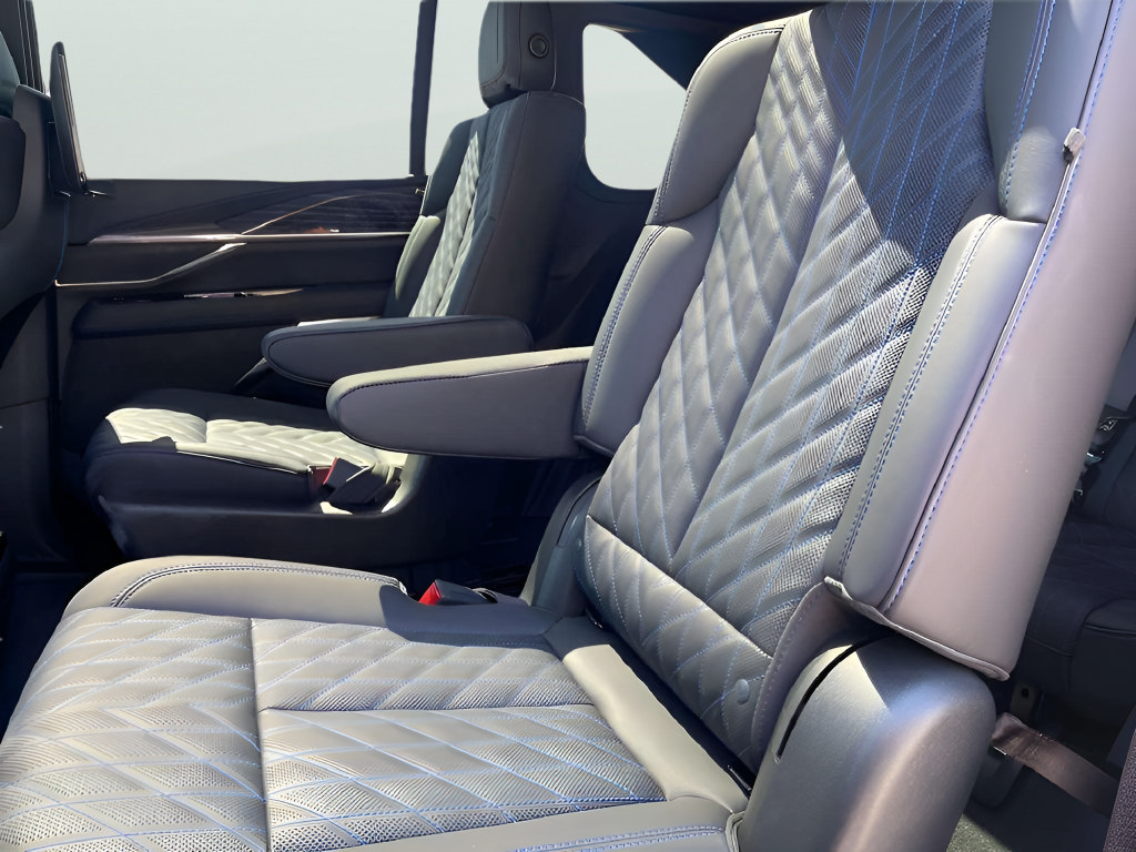 New 2025 Cadillac Escalade IQ Sport 1 w/ LPO, ONYX Package AWD/4WD image 30