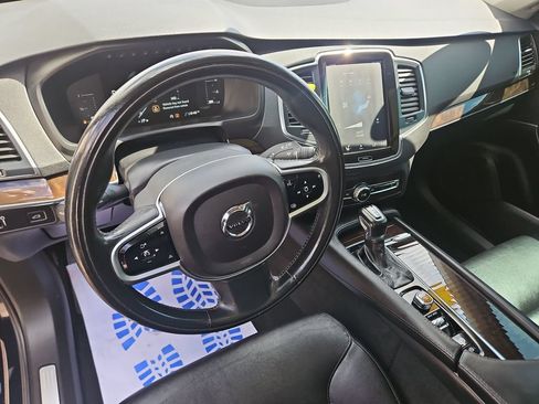 Used 2019 Volvo XC90 T5 Momentum w/ Protection Package Premier FWD image 12