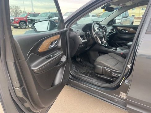 Used 2018 GMC Terrain SLE image 9