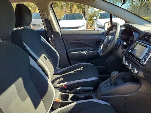 Used 2025 Nissan Versa S w/ Trunk Package image 31