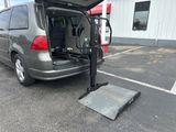 Used 2010 Volkswagen Routan SE image 3