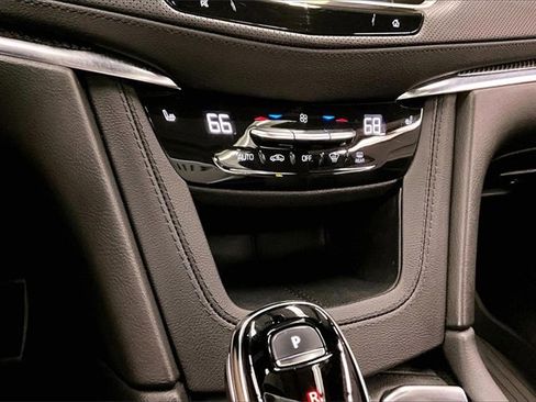 Used 2024 Cadillac XT5 Sportv image 28