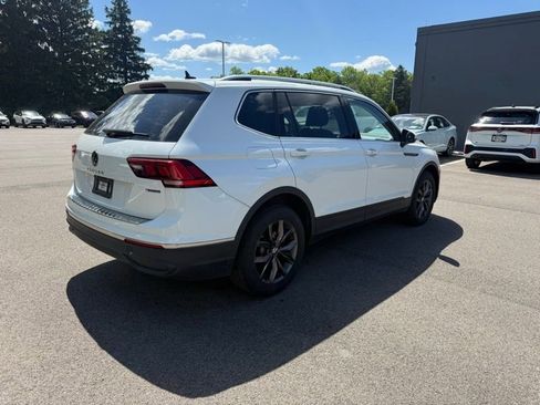 Used 2023 Volkswagen Tiguan SE AWD/4WD image 6