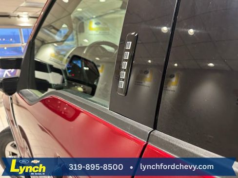 Used 2018 Ford F250 Lariat w/ Chrome Package image 16