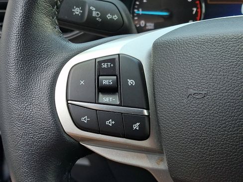 Certified 2022 Ford Explorer XLT w/ Class IV Trailer Tow Package image 25