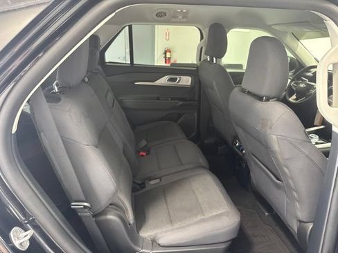 Used 2025 Ford Explorer Active RWD image 23