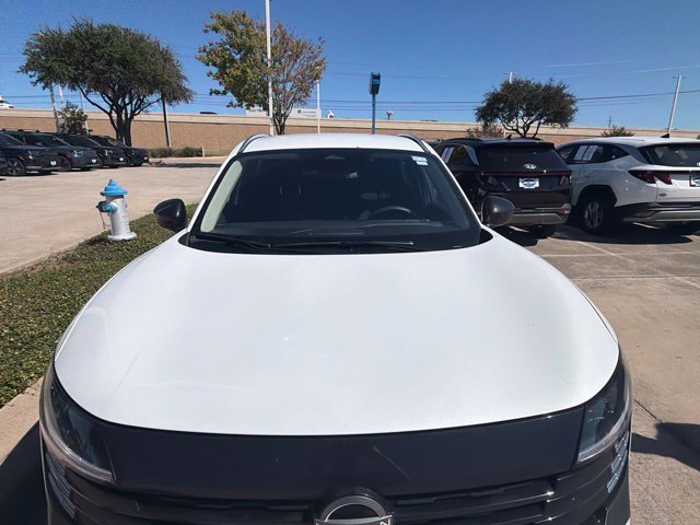 Used 2026 Nissan Kicks SV FWD image 3