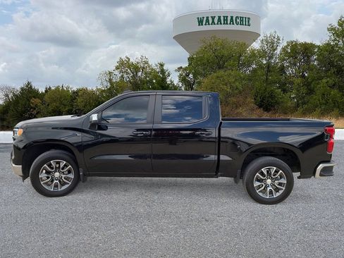 Used 2025 Chevrolet Silverado 1500 LT w/ Convenience Package II RWD image 3