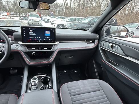 Used 2025 Ford Explorer ST-Line image 29